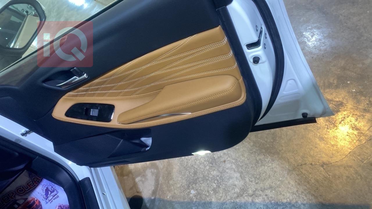 تويوتا أفالون